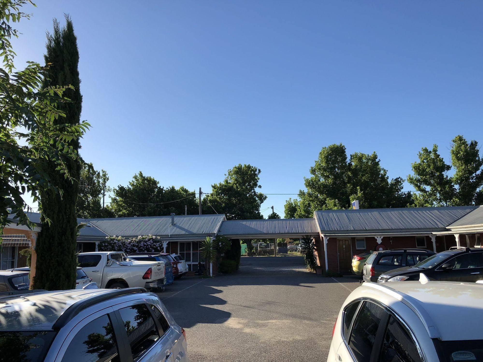 Jolly Swagman Motor Inn יורואה מראה חיצוני תמונה