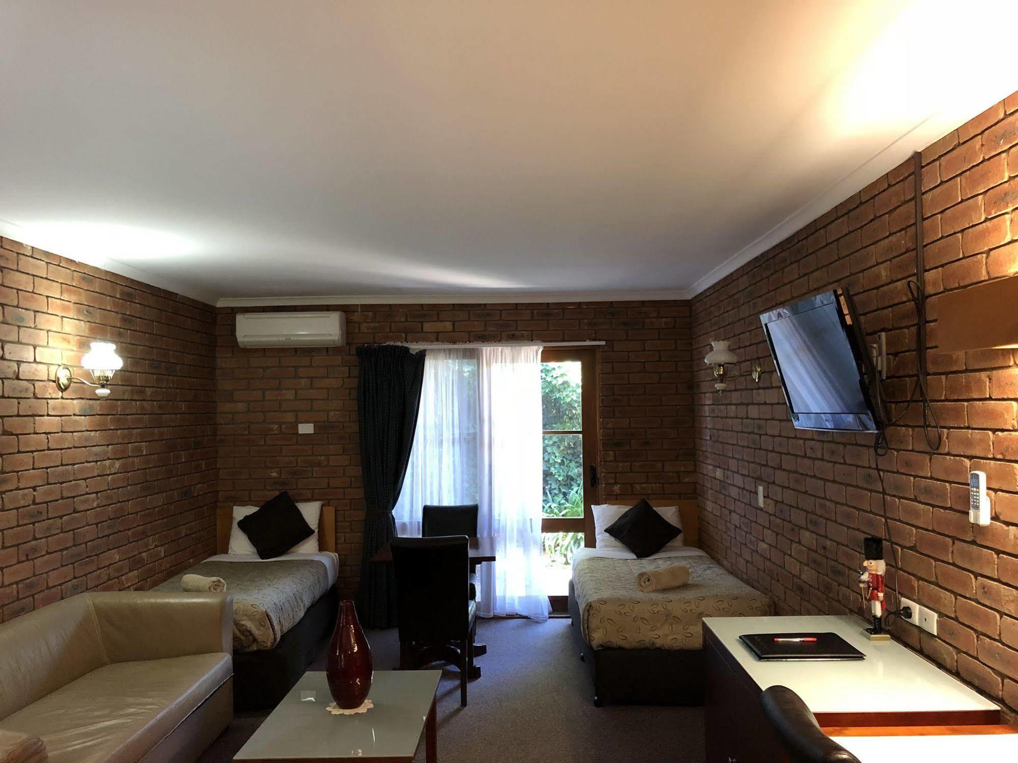 Jolly Swagman Motor Inn יורואה מראה חיצוני תמונה